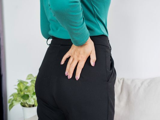 股関節の違和感が片側だけある原因と受診目安の画像